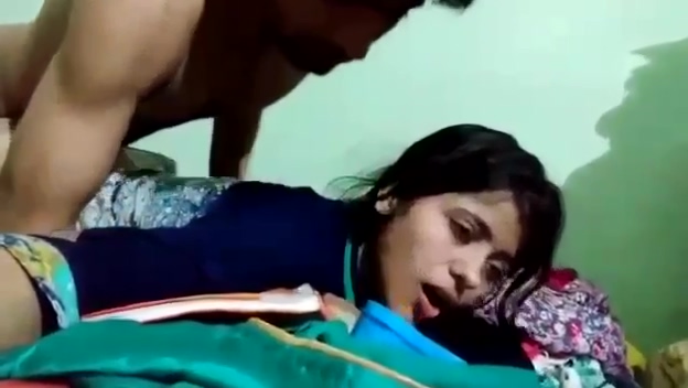 Saxgirlvideo India - Super Cute Young Indian Lovers Ki Sex Video Indian Porn Video | DesiPorn
